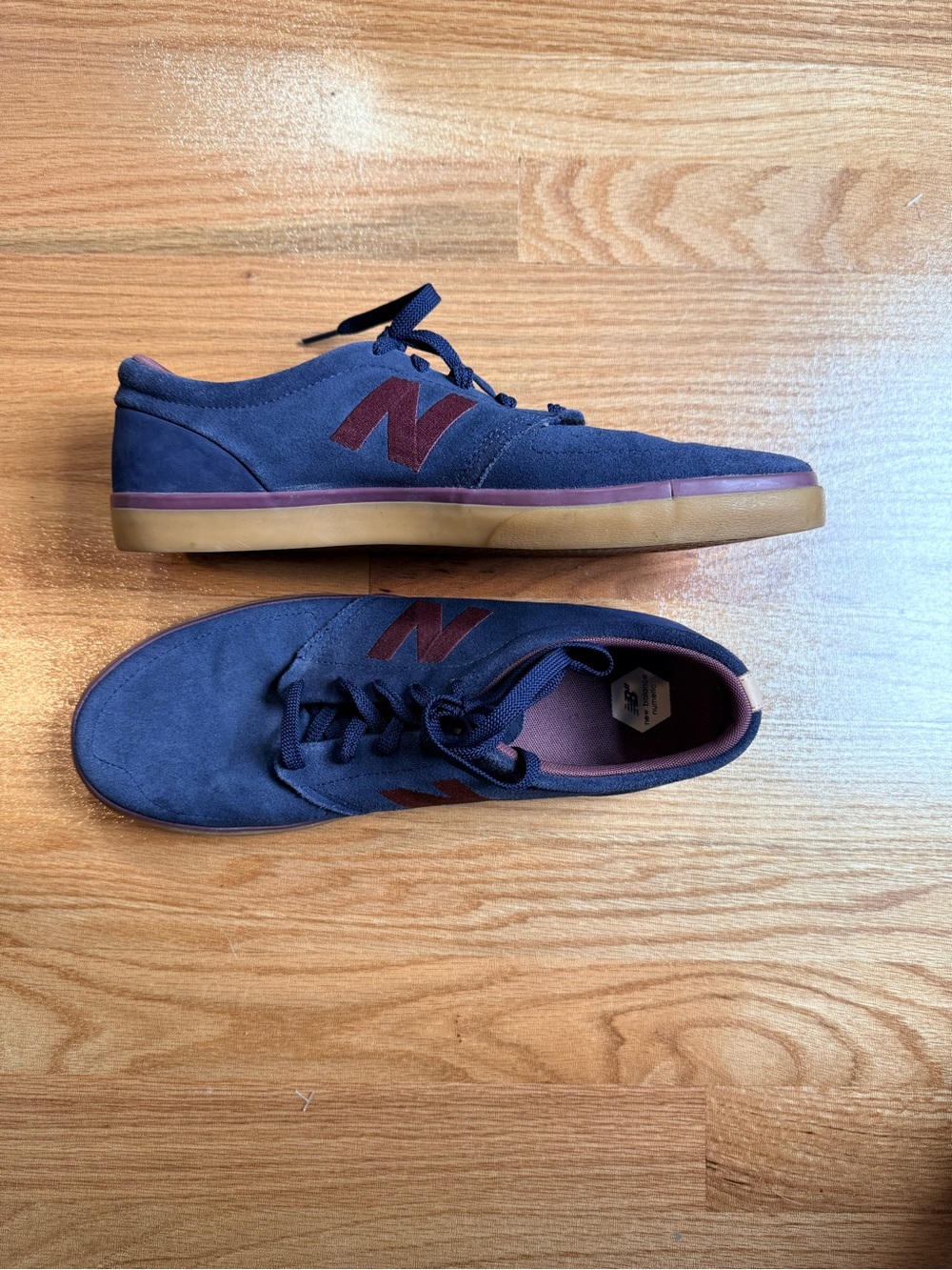 New Balance Men's Brighton 345 Navy Suede Sneakers with Maroon Accents - Picture 4 of 7